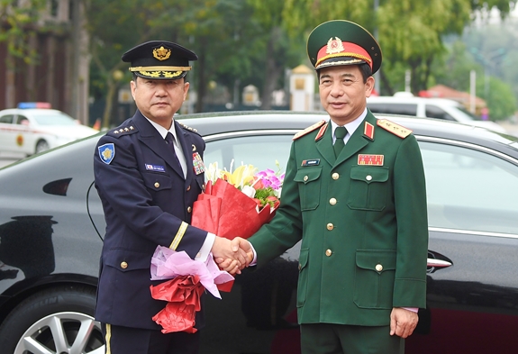 Vietnam and Japan to expand defense cooperation